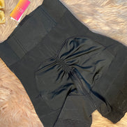 Short gainant remonte fesse taille haut