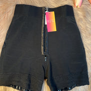 Mini short gainant remonte fesses